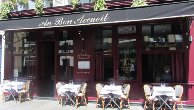 AU BON ACCUEIL- A deux pas de la Tour Eiffel